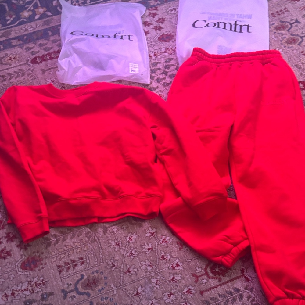 Comfit Women's Red Tracksuit sz large sweatpants size large sweatshirt - Picture 2 of 2